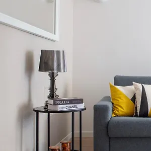 https://solari-apartment-fashion-street.it-lombardy.com